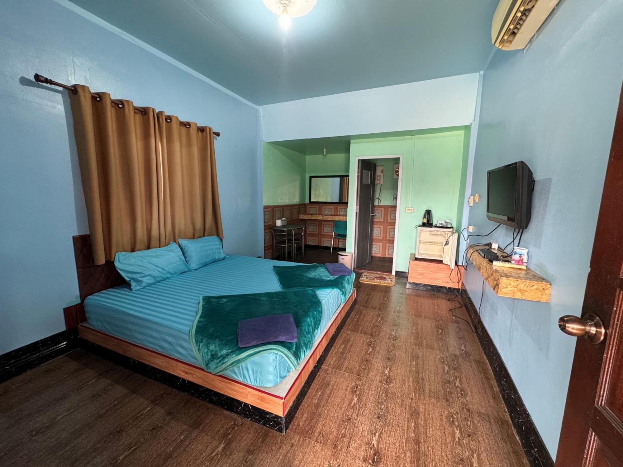 Busby Resort Ban Ta Phraya Exterior photo